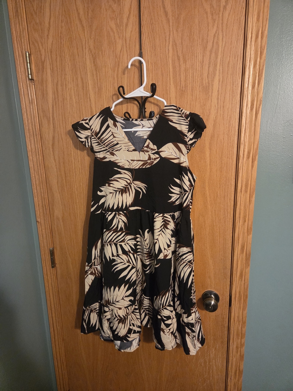 Black Tropical Print V-Neck Sundress cupshe
